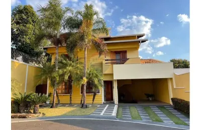 Alugue o sobrado dos seus sonhos no condomínio quinta da bela vista - centro de jaguariúna!