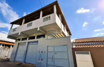 'casa com salão comercial no jardim esplanada: espaço e conforto'