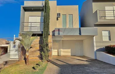 Casa luxuosa no condomínio santa monica ii para aluguel