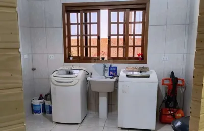 Casa - 4 quartos (3 suítes) + edícula completa + salão comercial - aceita permuta dentro de jaguariúna!