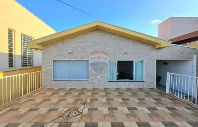 Casa com 3 quartos à venda na Rua Senafonte Perina, 380, Jardim Itamaraty, Mogi Guaçu