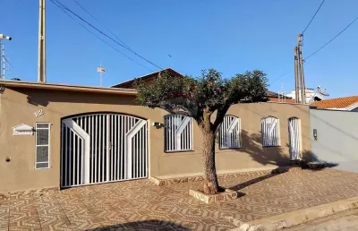 Casa com 3 quartos à venda na Rua Olívio Antônio Toso, 182, Jardim Novo II, Mogi Guaçu