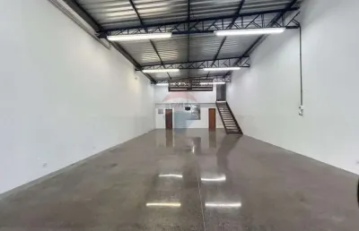 Galpão semi -novo á venda no braz cavenaghi 185 m2 energia solar r$480.000