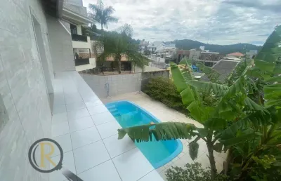 Casa com 4 suítes e piscina no bairro ariribá em balneário camboriú