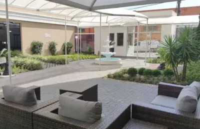 Apartamento mobiliado com 1 suíte + 2 dormitórios e 2 vagas no tabuleiro