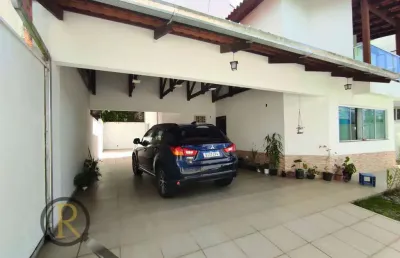 Casa fantástica com suíte master + 2 demi-suítes no bairro das nações