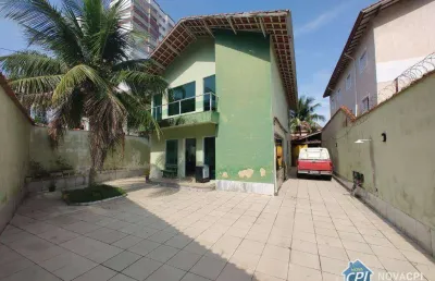 Casa com 2 quartos à venda na Avenida Yolanda da Trentine Giuffrida, Canto do Forte, Praia Grande