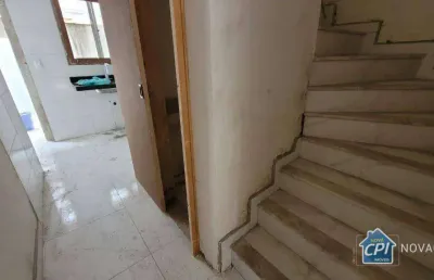 Sobrado em condomínio com 2 quartos no tude bastos (sítio do campo) em praia grande/sp