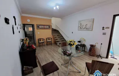 Casa ampla com churrasqueira e 3 quartos – terreno de 200m² – à venda