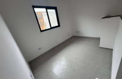 Casa em condomínio com 2 quartos no jardim quietude em praia grande/sp