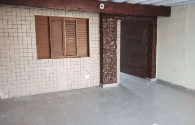 Casa com 2 quartos à venda na Rua Major Eugênio Terral, Vila Cascatinha, São Vicente