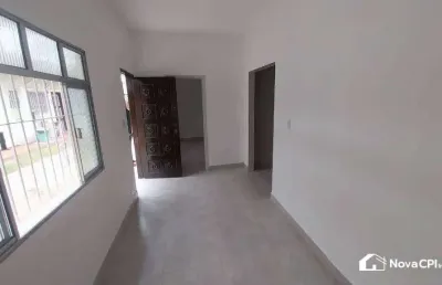 Casa para alugar com 01 quarto no canto do forte em praia grande/sp