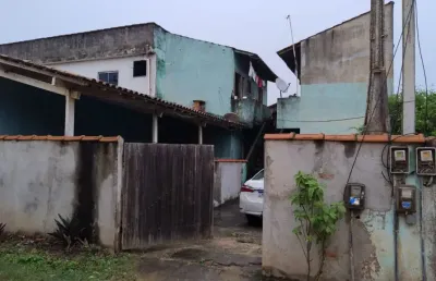 Oportunidade 1 casa de 1 quarto e 3 kitnets a venda