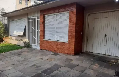 Casa com 3 quartos à venda na Avenida La Paz, Jardim Lindóia, Porto Alegre