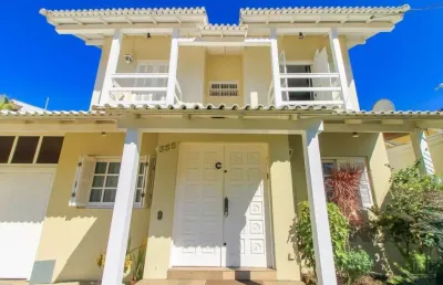 Casa com 4 quartos à venda na Avenida José Gertum, Chácara das Pedras, Porto Alegre