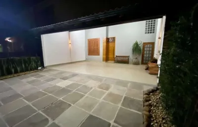 Casa com 4 quartos à venda na Rua Veríssimo Rosa, Partenon, Porto Alegre