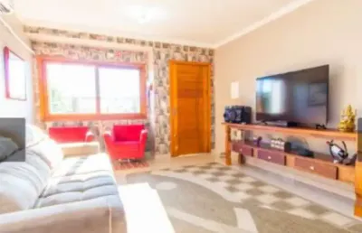 Casa com 3 quartos à venda na Rua Waldemar da Silva Tavares, Guarujá, Porto Alegre