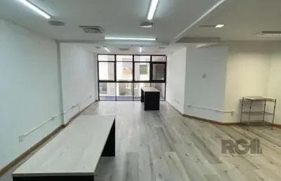 Sala comercial à venda na rua padre chagas, moinhos de vento, porto alegre por r$ 900.000