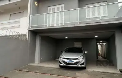 Casa com 3 quartos à venda na Rua Professor Carvalho Freitas, Teresópolis, Porto Alegre