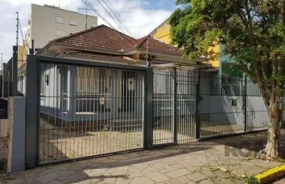 Casa com 3 quartos à venda na avenida bastian, menino deus, porto alegre, 200 m2 por r$ 2.300.000