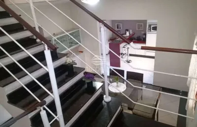 Excelente sobrado no flamboyant, próximo à embraer.
