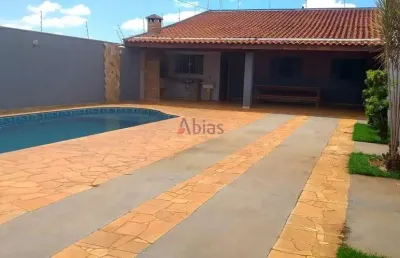 Casa com 2 quartos para alugar na Rua Fortunato Dovigo, 1227, Jardim Embaré, São Carlos