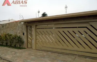 Casa com 4 quartos para alugar na Avenida Pau Brasil, 437, Jardim Cardinalli, São Carlos