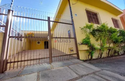 Excelente ponto para clínica, consultório. casa de esquina