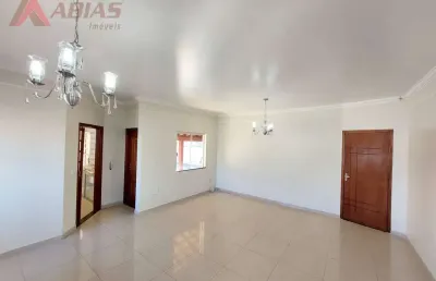 Casa com 3 quartos para alugar na Rua Miguel Petroni, 2341, Jardim Bandeirantes, São Carlos