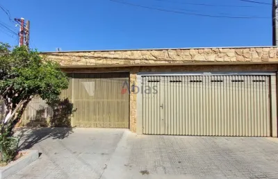 Casa com 3 quartos para alugar na Rua Salomão Schevs, 722, Jardim Cruzeiro do Sul, São Carlos