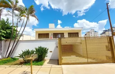 Casa com 3 quartos para alugar na Rua Marechal Deodoro, 1386, Centro, São Carlos