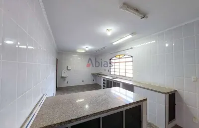 Casa com 3 quartos para alugar na Alameda dos Miosótis, 136, Cidade Jardim, São Carlos