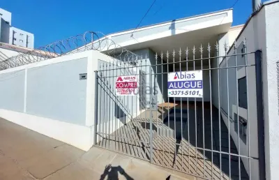 Casa com 3 quartos para alugar na Alameda dos Crisântemos, 285, Cidade Jardim, São Carlos
