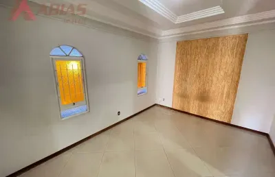 Casa com 3 quartos para alugar na Rua Desembargador Júlio Faria, 387, Vila Prado, São Carlos