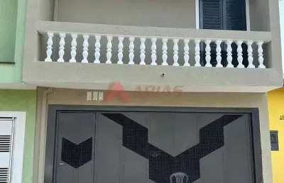 Casa com 3 quartos para alugar na Avenida Giovani Vassolo, 567, Vila Santa Madre Cabrini, São Carlos
