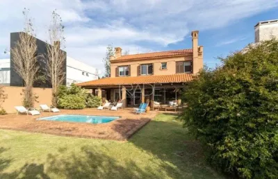 Casa em condomínio fechado com 4 quartos à venda na avenida juca batista, 8000, belém novo, porto alegre por r$ 2.500.000