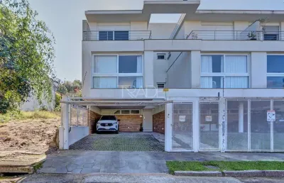 Casa em condomínio fechado com 3 quartos à venda na rua josé pedro de moura, 94, jardim isabel, porto alegre por r$ 995.000