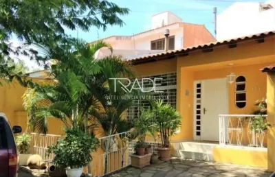 Casa com 4 quartos à venda na rua tupã, 141, vila assunção, porto alegre por r$ 1.200.000