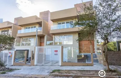 Casa com 3 quartos à venda na rua coroados, 675, vila assunção, porto alegre por r$ 1.752.000