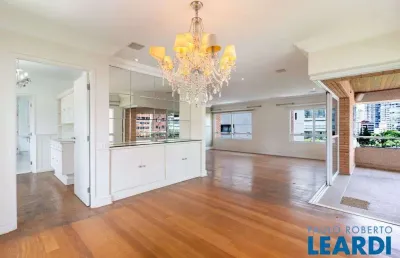 Apartamento com 2 quartos à venda em Moema, São Paulo 