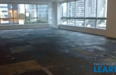 Ponto comercial para alugar no Itaim Bibi, São Paulo 