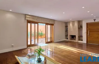 Casa em condomínio fechado com 4 quartos à venda no Jardim Prudência, São Paulo 