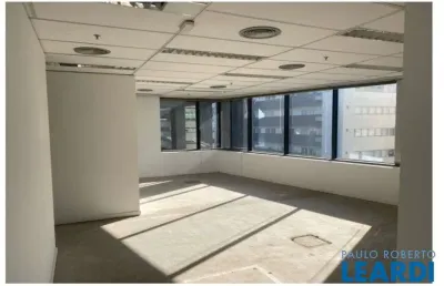 Ponto comercial para alugar na Vila Olímpia, São Paulo 