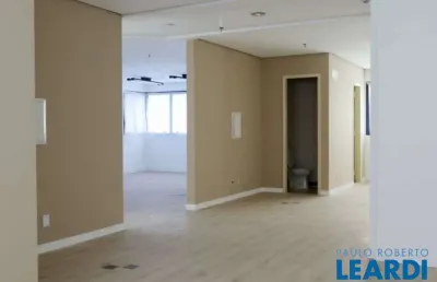 Sala comercial para alugar no Campo Belo, São Paulo 