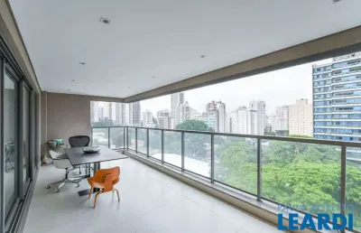 Apartamento com 3 quartos à venda no Campo Belo, São Paulo 