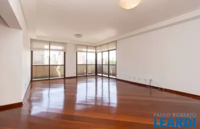 Apartamento com 4 quartos para alugar na Chácara Santo Antônio, São Paulo 