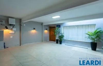 Casa com 5 quartos à venda na Cidade Ademar, São Paulo 