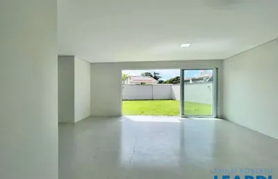 Casa em condomínio fechado com 3 quartos à venda na Cidade Ademar, São Paulo 