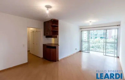 Apartamento com 3 quartos para alugar no Campo Belo, São Paulo 