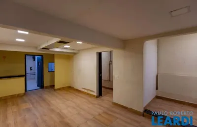Ponto comercial para alugar na Chácara Santo Antônio, São Paulo 